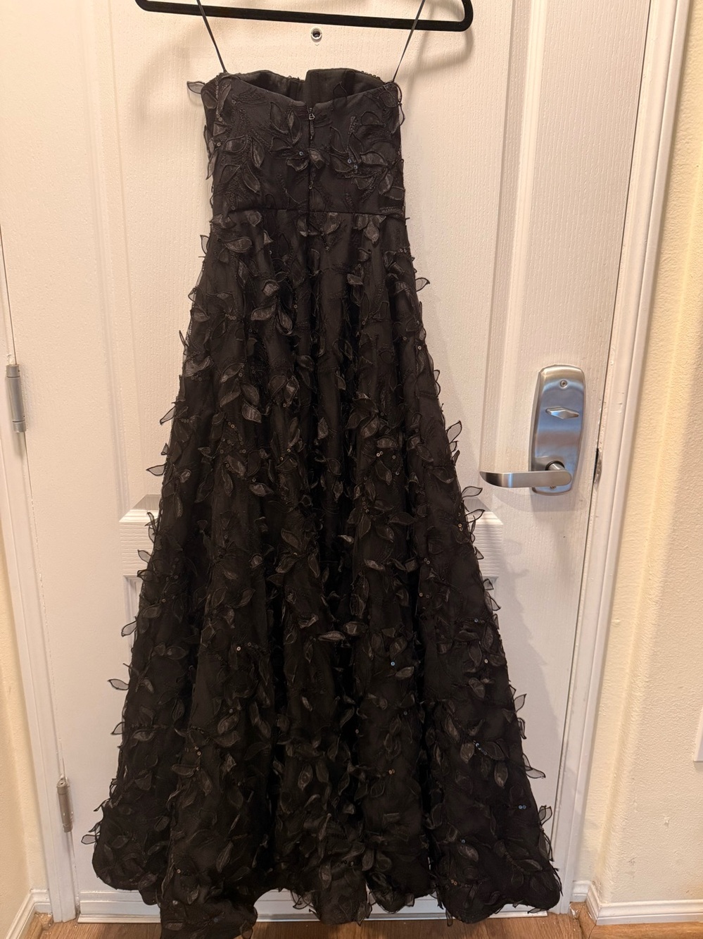 HELSI Celine Sequin 3D Floral Strapless Gown Black Evening Gown Size XS Preloved - Picture 3 of 7